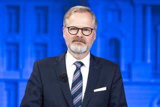 Petr Fiala ukázal stromek a smysl pro humor